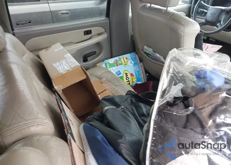 2002 Chevrolet Suburban 1500 Lt из США, поврежденный, VIN 3GNFK16Z82G216152